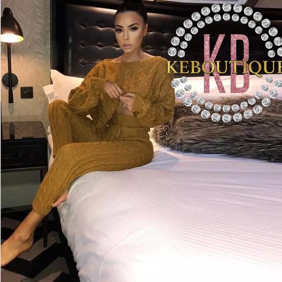 Cable Knit Two Piece lounge set ! - Picture 6 of 8